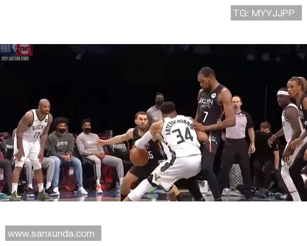 文班亚马首场比赛表现抢眼5次盖帽与字母哥隔扣引发热烈讨论