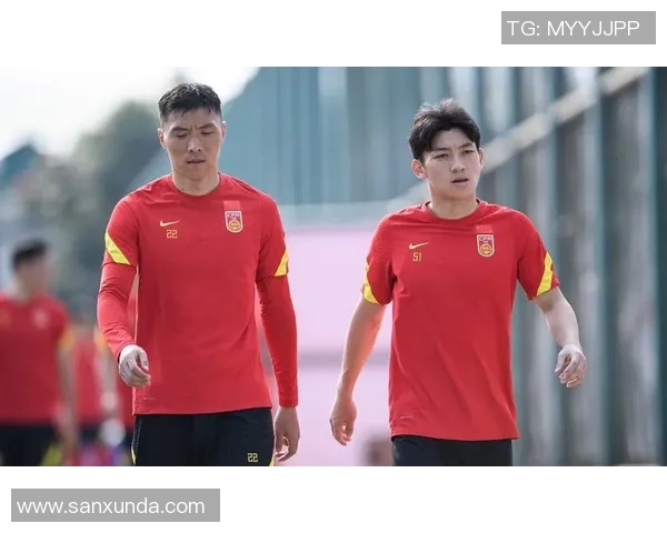 中国蓝队与立陶宛激战正酣比分悬念引发球迷热议